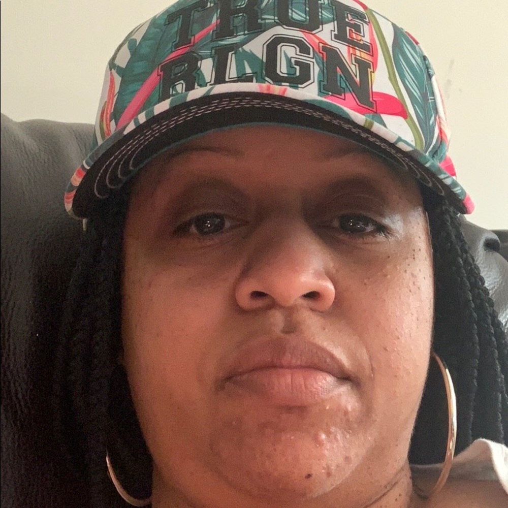 Meet your Posher, Kendra